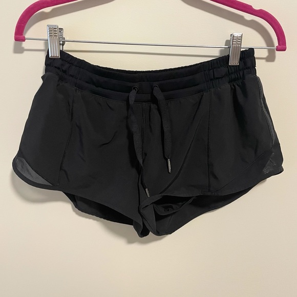 Lululemon Hotty Hot Shorts Black- Size 4 - Picture 2 of 3